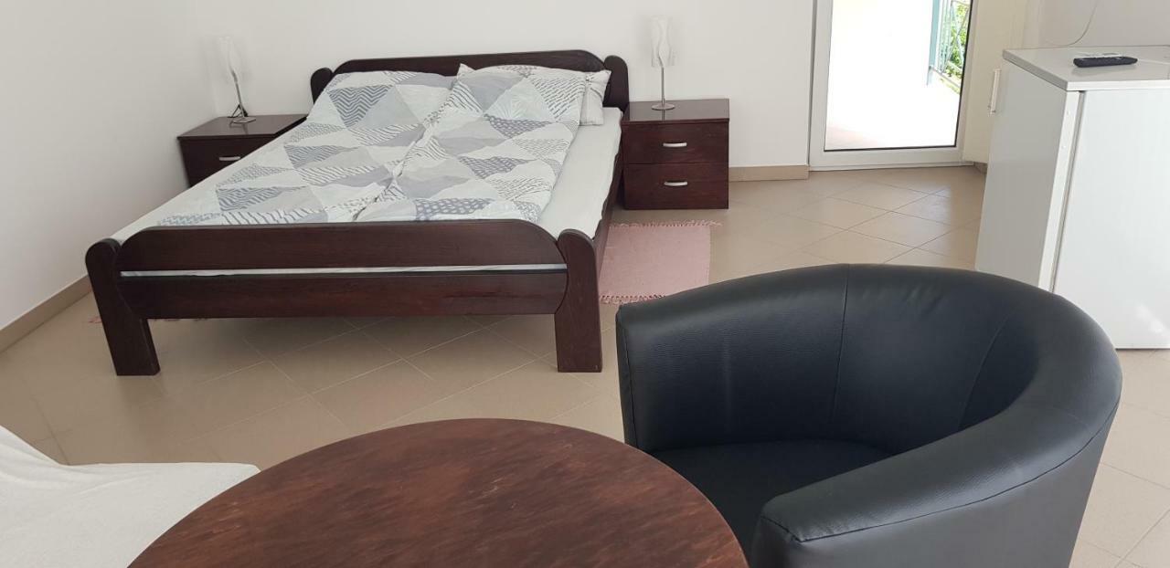 Sobe Emilija Hotel Veliko Gradiste Luaran gambar